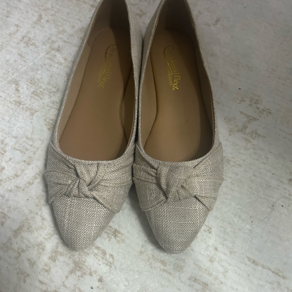 Madison Women's Pointed Knot Ballet Flats in Light Beige